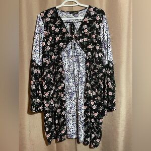 Suzanne Betro Black and White Floral Tie Front 1X Tunic GUC